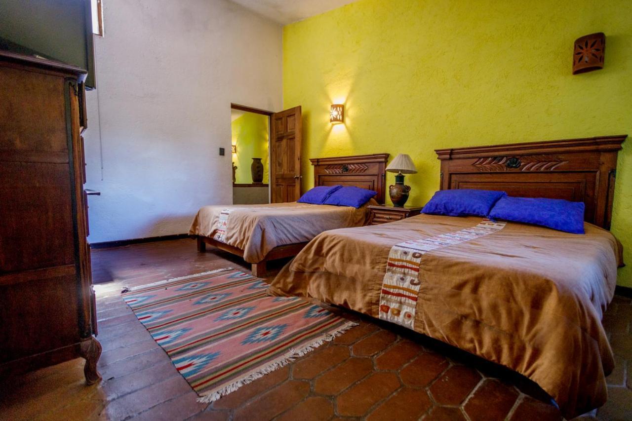 Lago Sol Hotel & Suites Tzintzuntzán Buitenkant foto