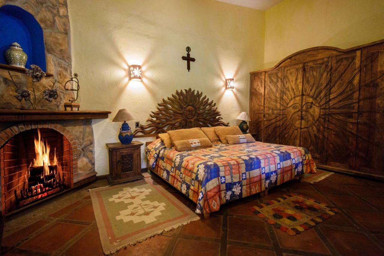 Lago Sol Hotel & Suites Tzintzuntzán Buitenkant foto